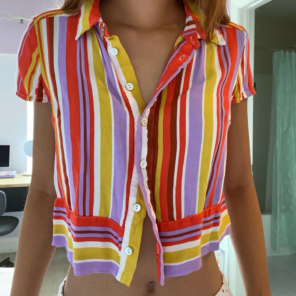 Button down crop top. perfect for the beach